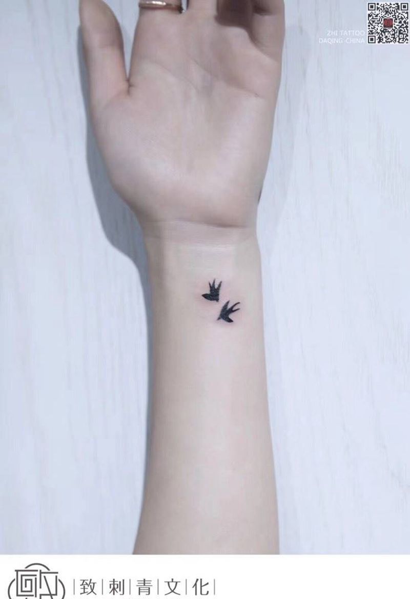小燕子纹身图片