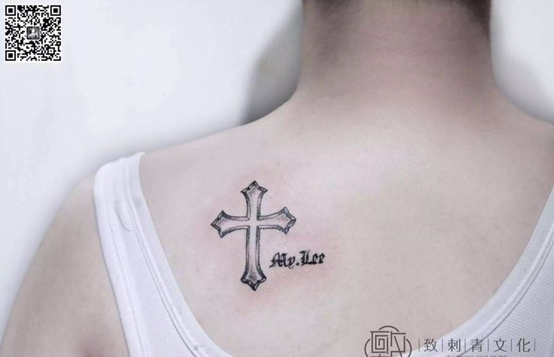 美女教师的信仰纹身图片