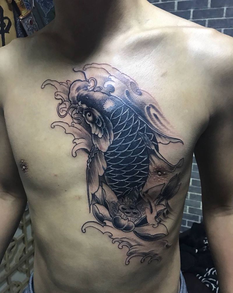 遮盖鱼纹身图片_胸部传统遮盖纹身图案