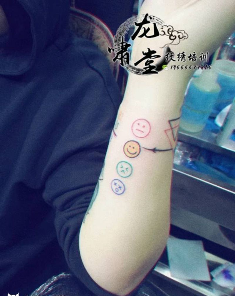 小清新纹身图片_手部纹身图案