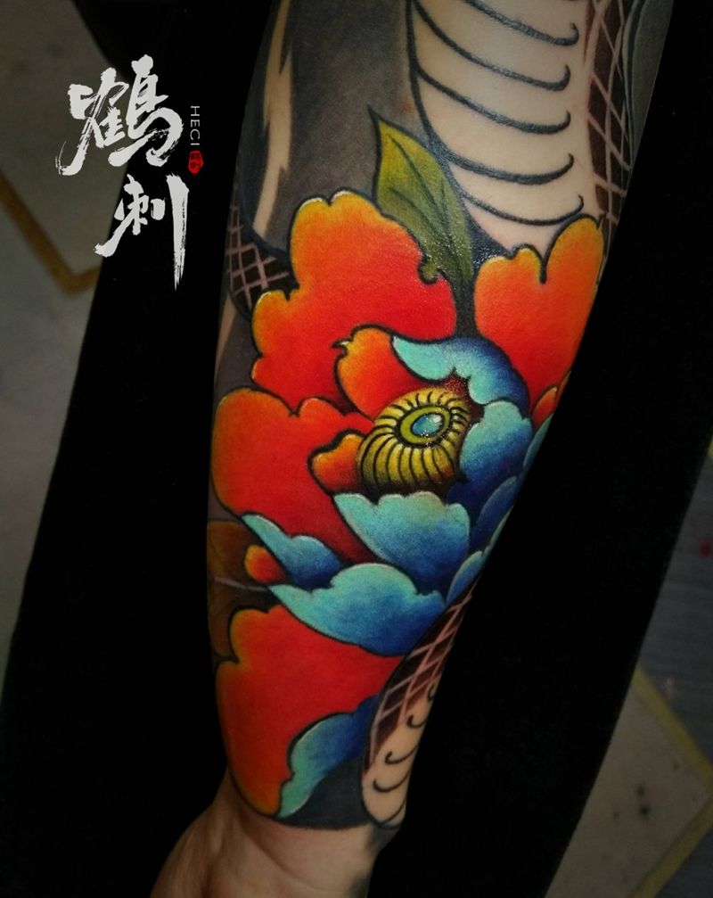 牡丹大蛇，未完纹身图片_手臂纹身图案