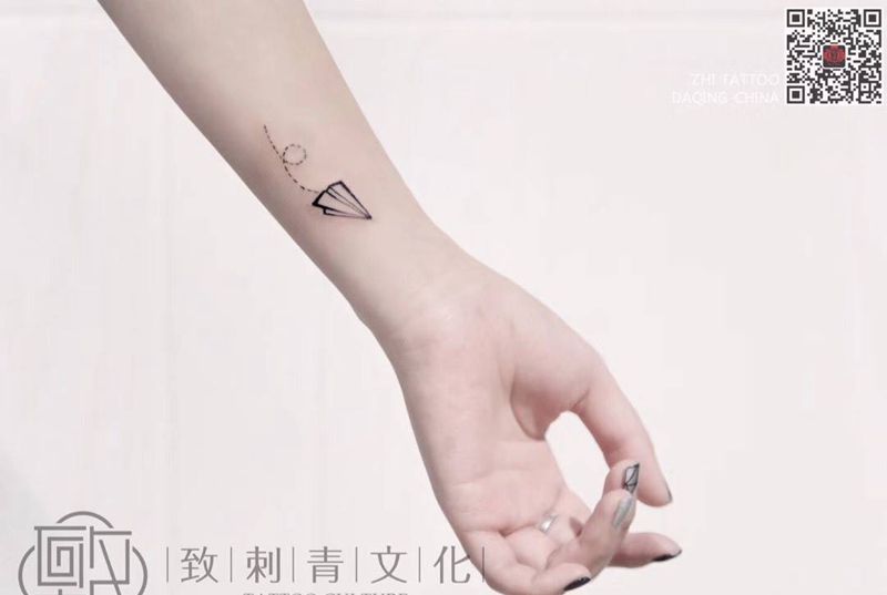 大灰机纹身图片