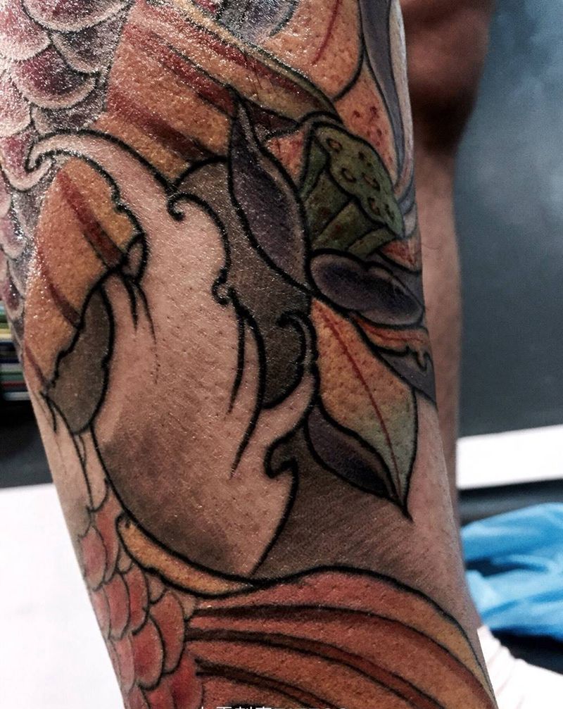 彩色锦鲤纹身图片_成品手稿腿部国画传统习俗原创动物纹身图案