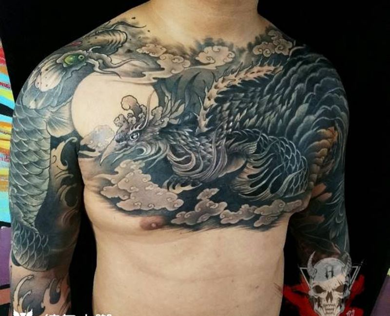 又是遮盖纹身图片_胸部手臂纹身图案