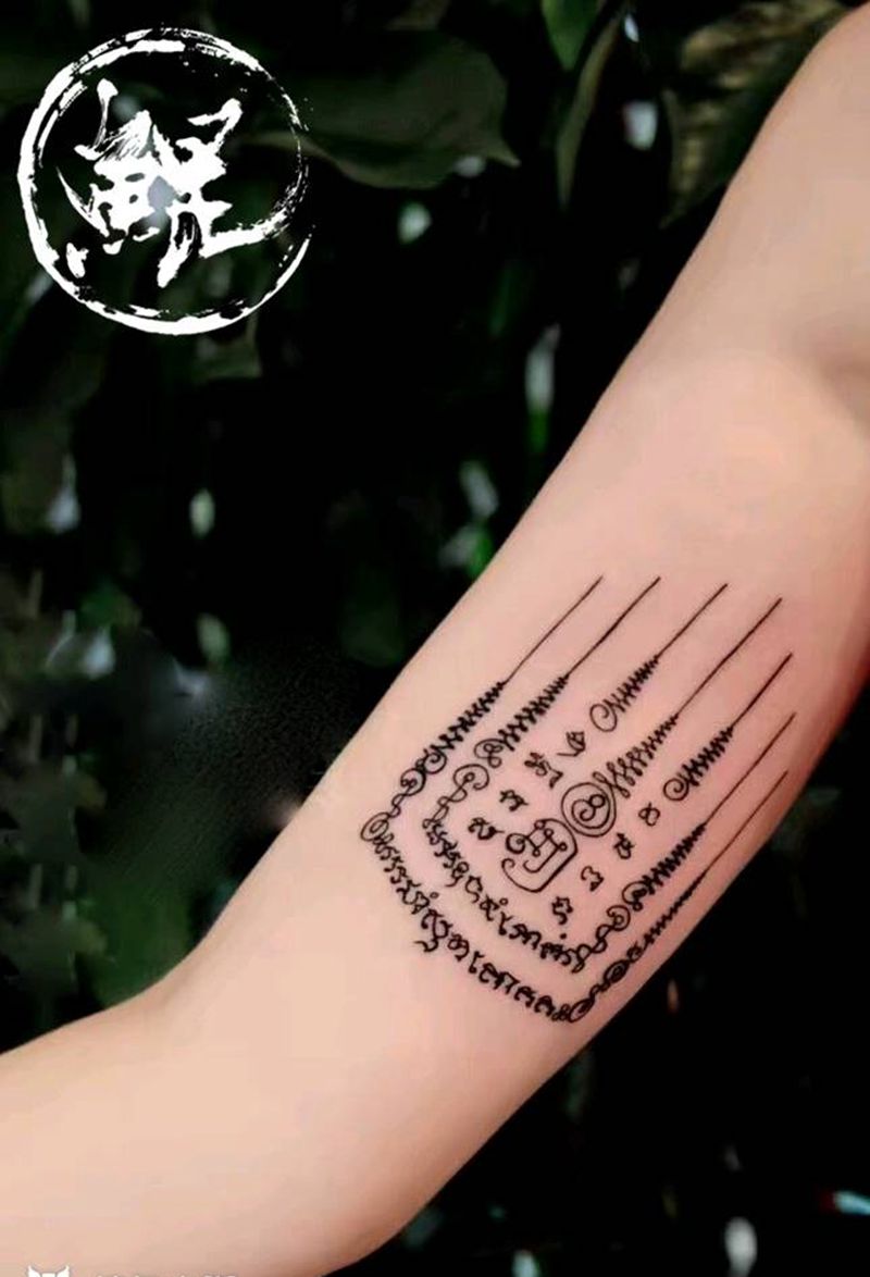 大臂纹身图片_手臂清新字符图腾宗教原创成品纹身图案