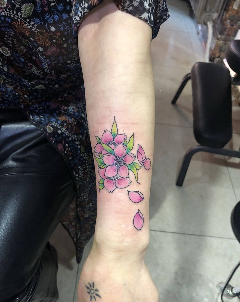 樱花纹身图片_手臂手部新传统纹身图案