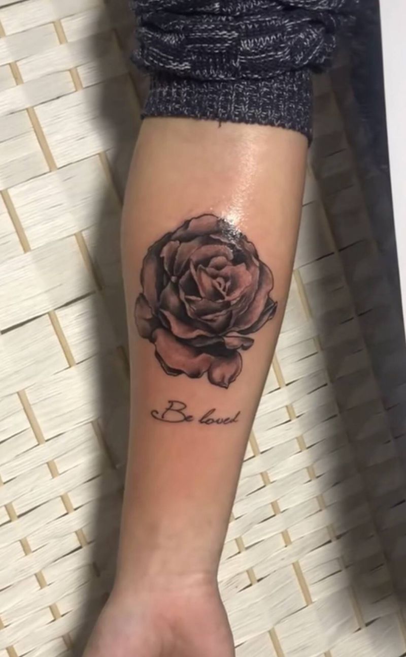 玫瑰纹身图片_手臂欧美写实纹身图案