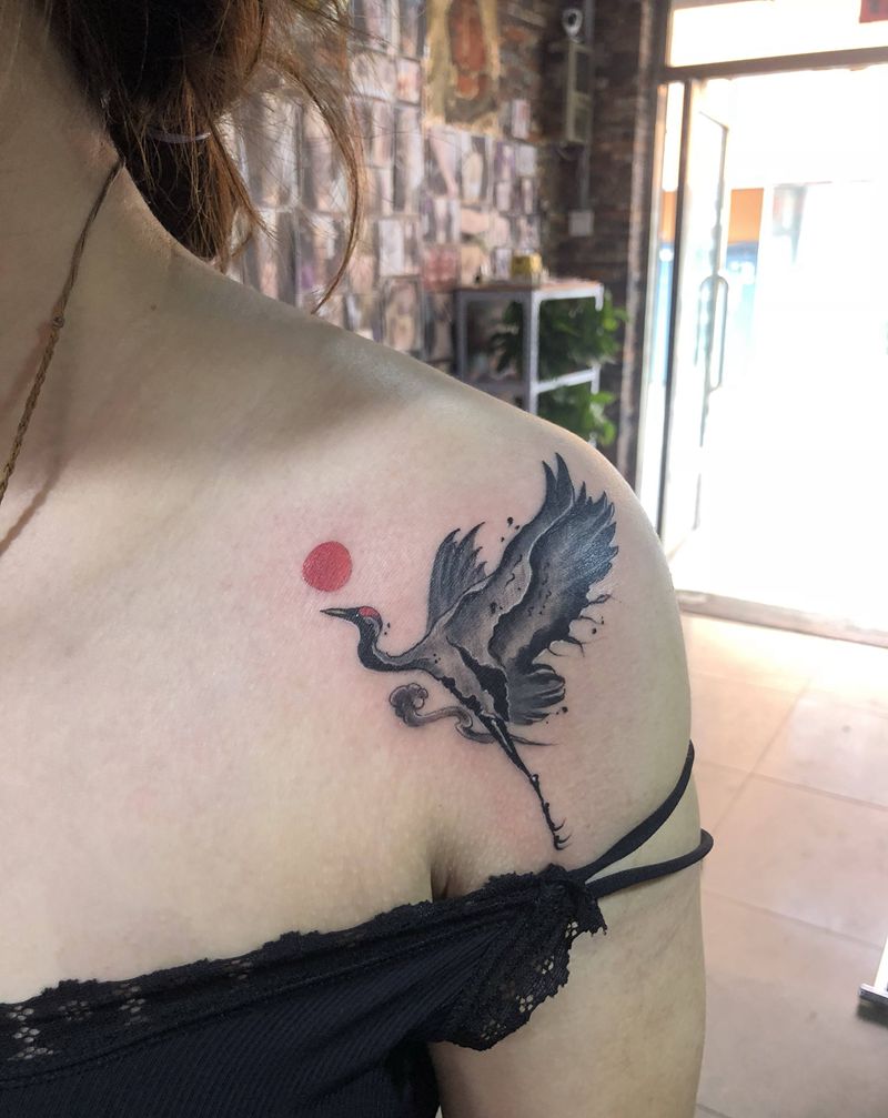 仙鹤纹身图片_颈部纹身图案