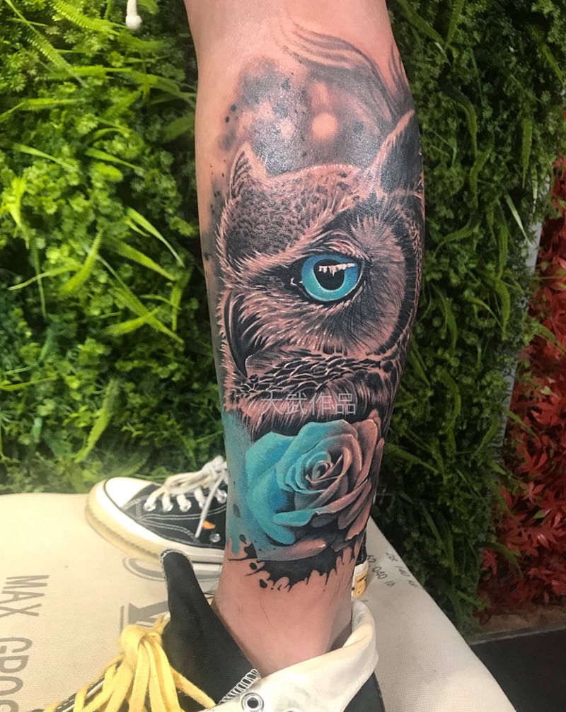 猫头鹰纹身图片_腿部欧美写实纹身图案