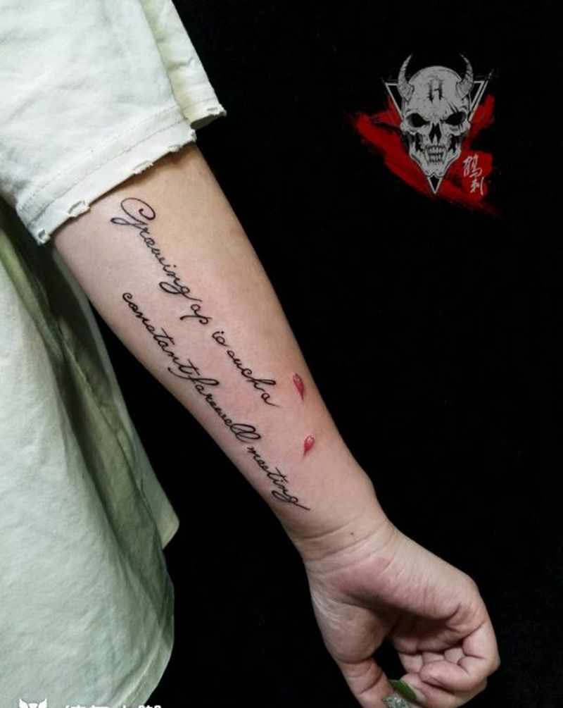 小字母纹身图片_手臂纹身图案