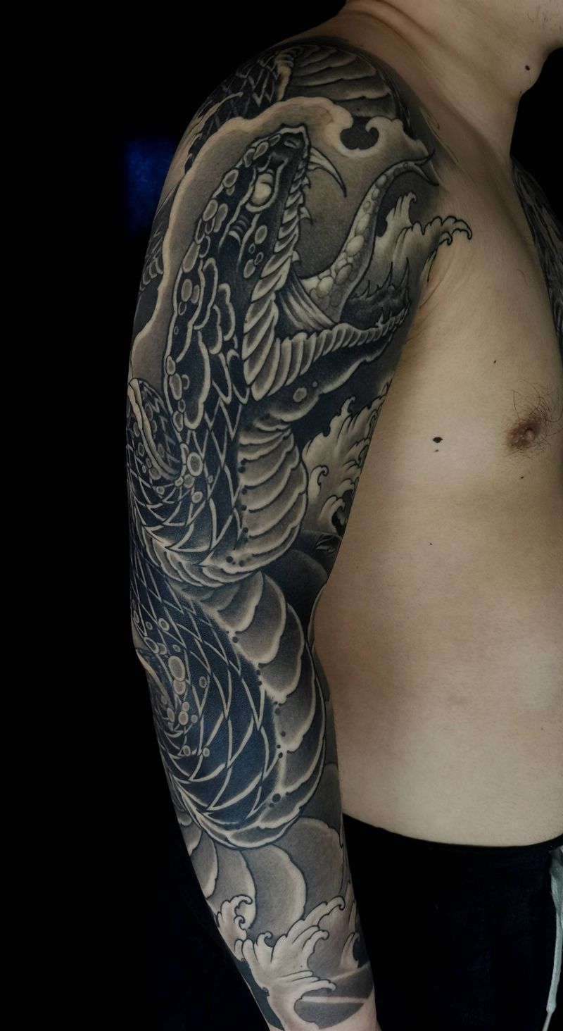 蟒蛇花臂纹身图片_手臂老传统纹身图案