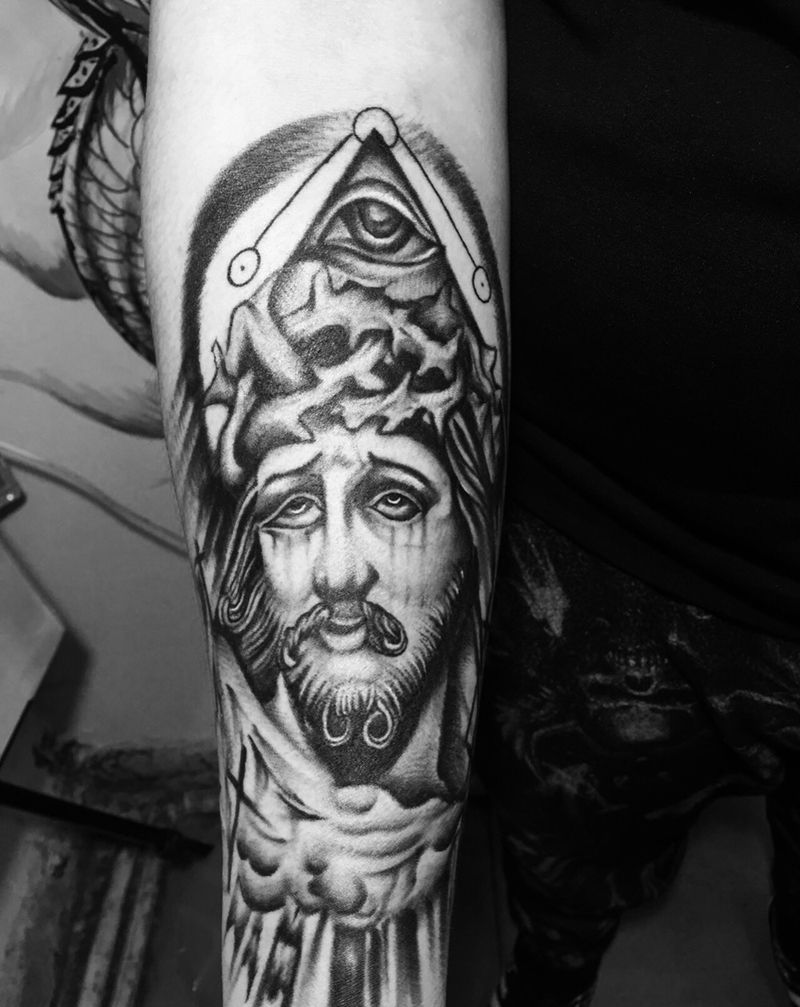 耶稣  十字架纹身图片_宗教欧美写实习俗手部成品肖像纹身图案