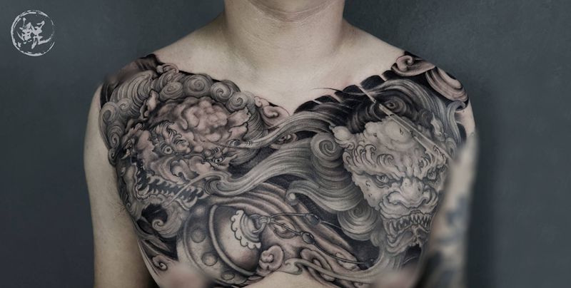 唐狮(胸部)纹身图片_胸部新传统纹身图案