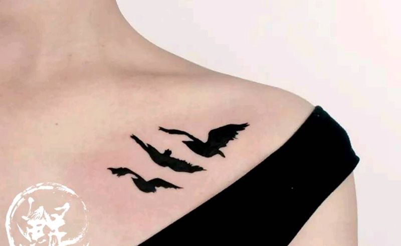 锁骨纹身图片_肩部清新字符动物图腾原创纹身图案