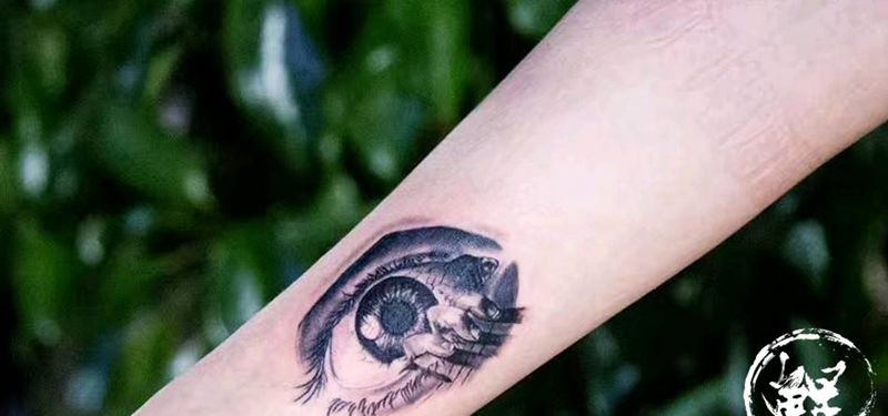 小臂纹身图片_手臂写实人物鬼神原创成品纹身图案