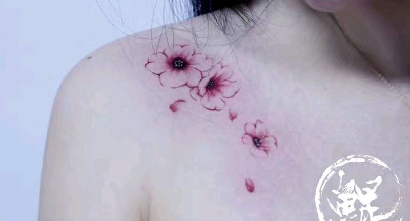 锁骨纹身图片_肩部清新植物静物原创成品纹身图案