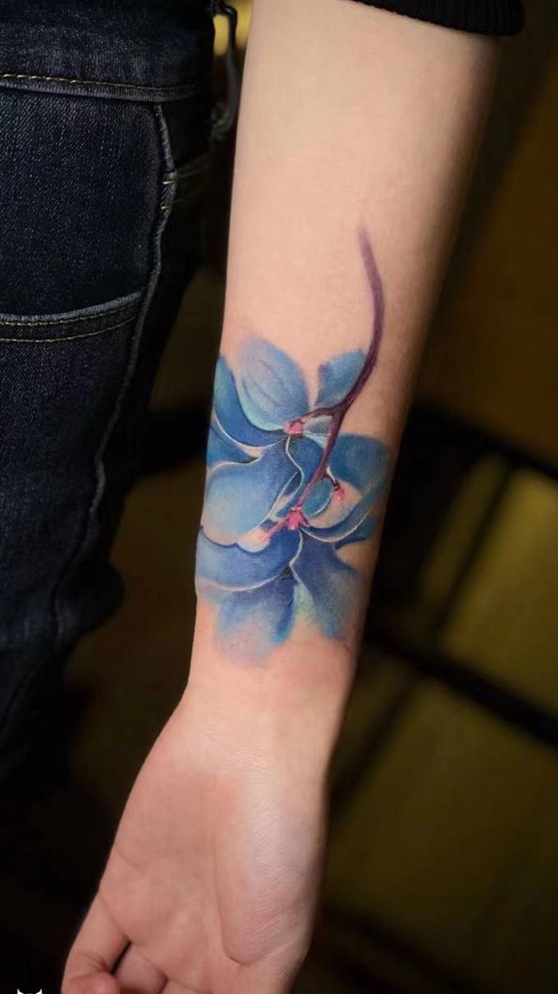 彩花纹身图片_手臂水彩水墨纹身图案