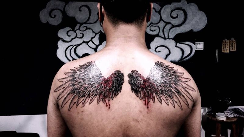 翅膀纹身图片_背部成品欧美写实清新国画几何纹身图案