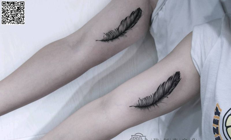 大臂内侧纹身图片_手臂清新写实图腾原创成品纹身图案