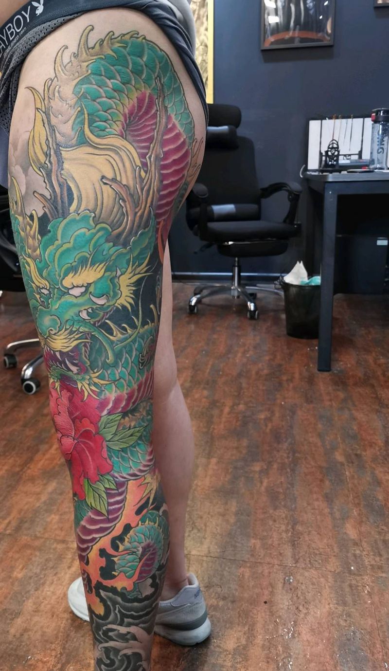 花腿龙纹身图片_腿部新传统老传统花腿龙纹身图案