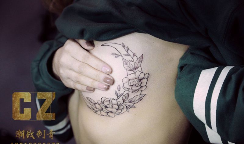 月亮花纹身图片