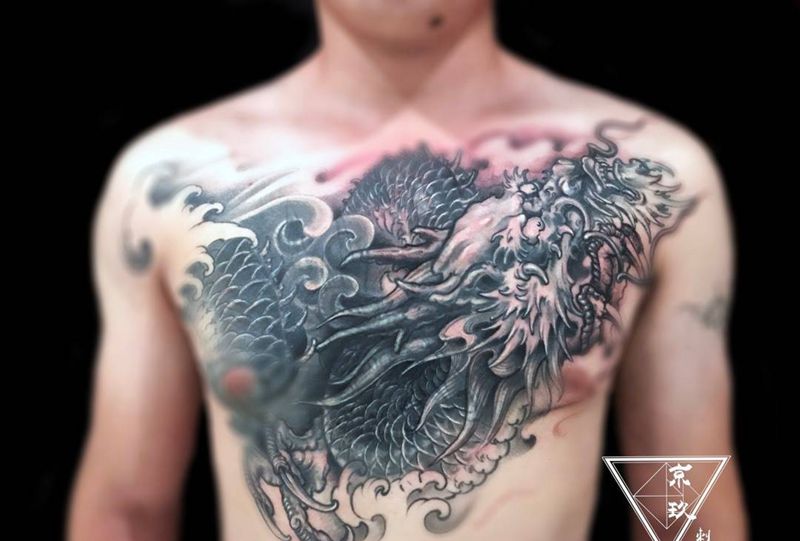 遮盖修改纹身图片_成品胸部传统修改动物纹身图案