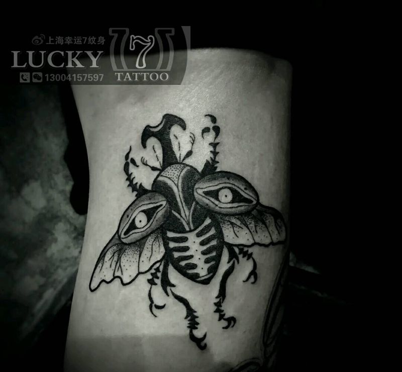 昆虫|点刺|幸运7纹身纹身图片_手臂原创点刺成品纹身图案