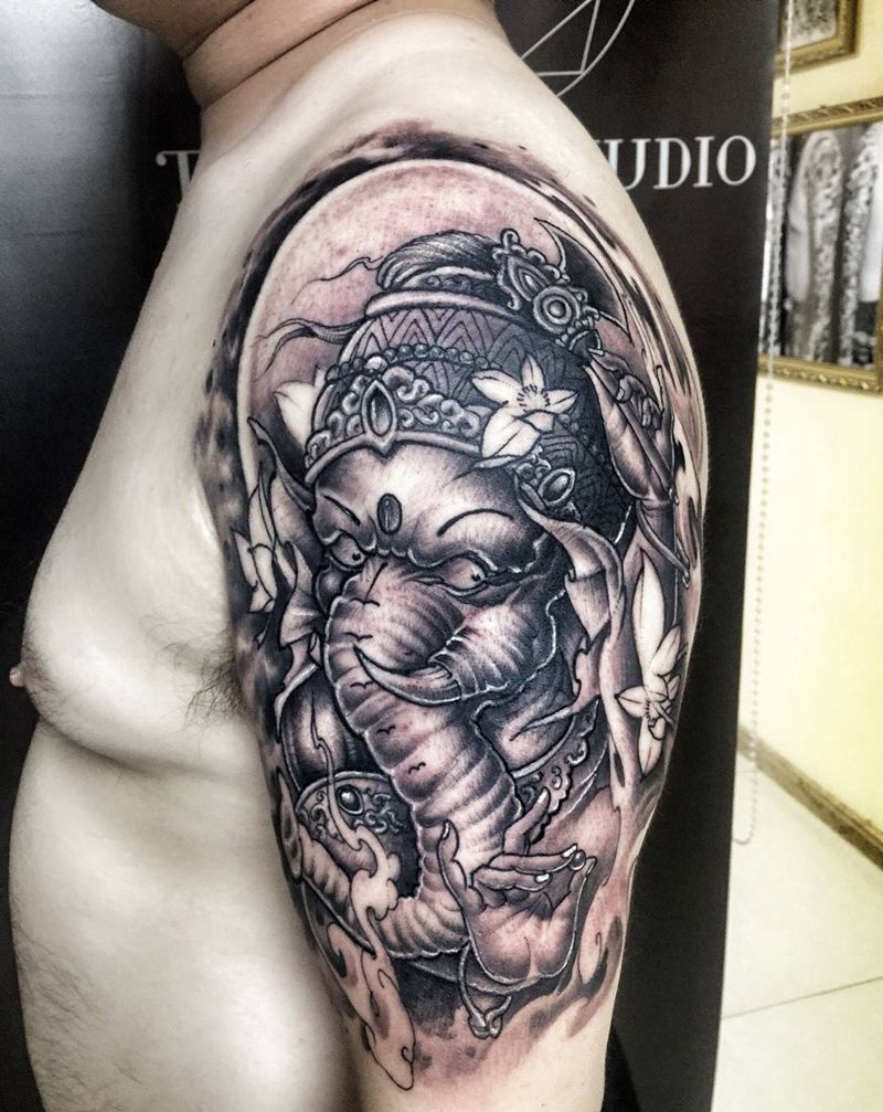 黑灰象财神完成纹身图片