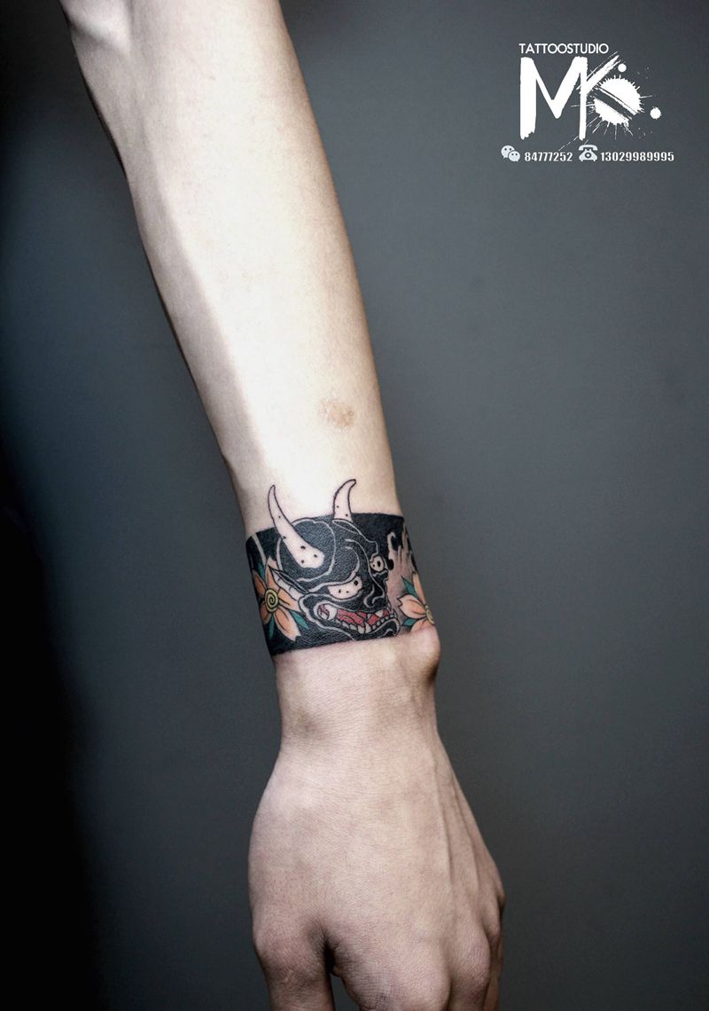 般若手环纹身图片_手部手臂老传统纹身图案