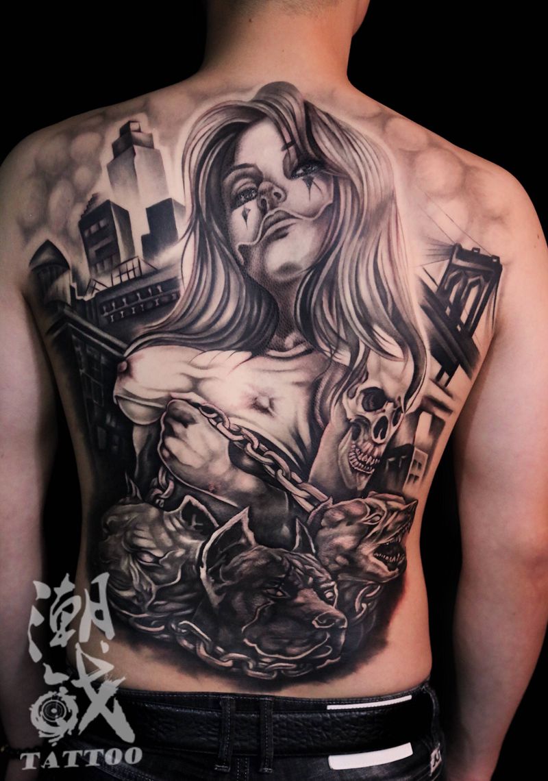 性感大妞纹身图片_背部欧美写实满背纹身图案