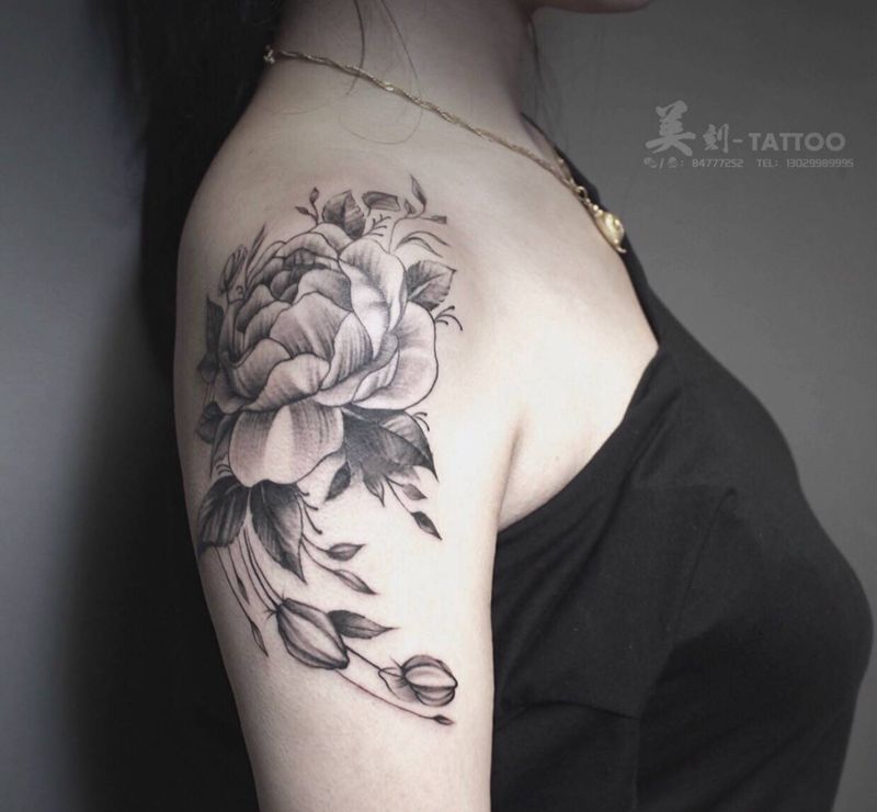 遮盖旧纹身！纹身图片_肩部手臂欧美写实点刺纹身图案