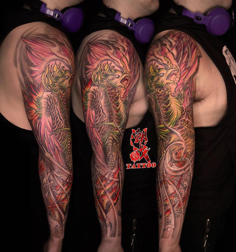 凤凰于飞纹身图片_手臂新传统凤凰花臂纹身图案