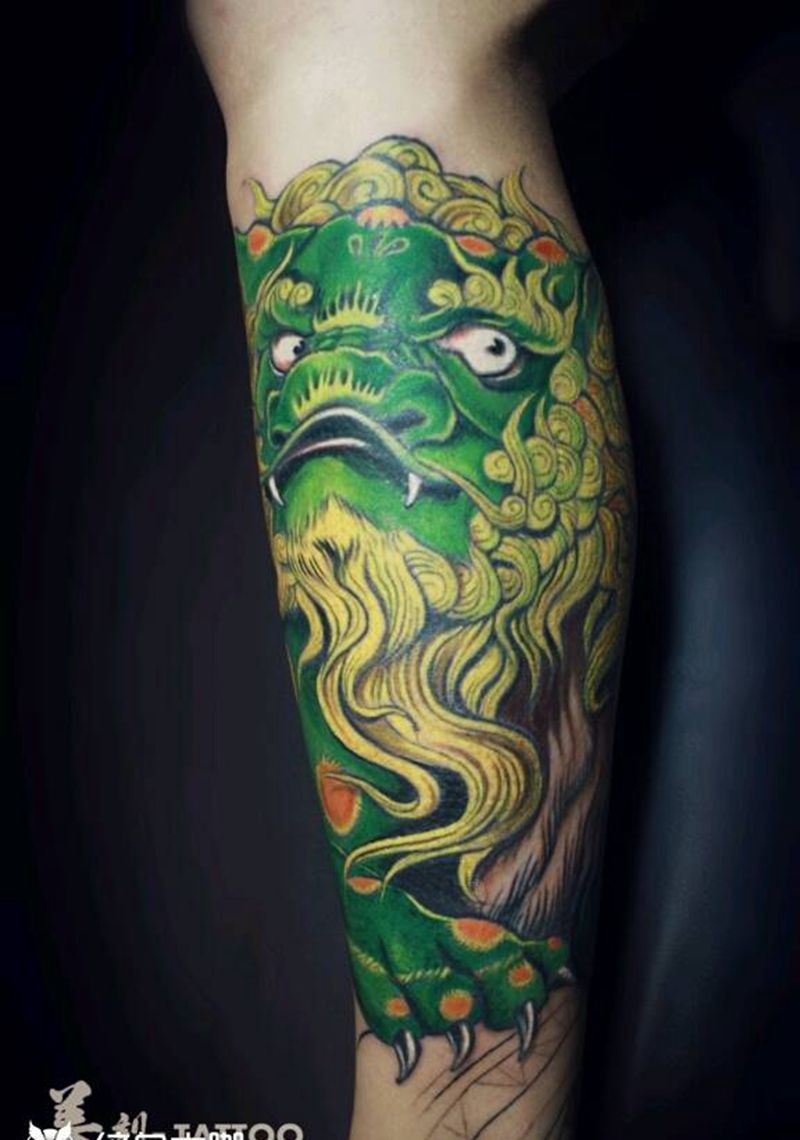 唐狮包小腿！未完纹身图片_肩部腿部传统写实国画动物鬼神宗教原创成品纹身图案