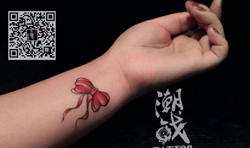 我的少女心纹身图片_成品手部清新蝴蝶结纹身图案