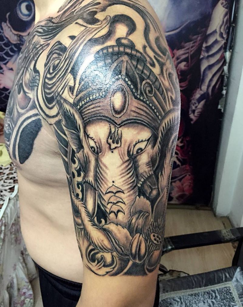 黑灰半甲纹身纹身图片