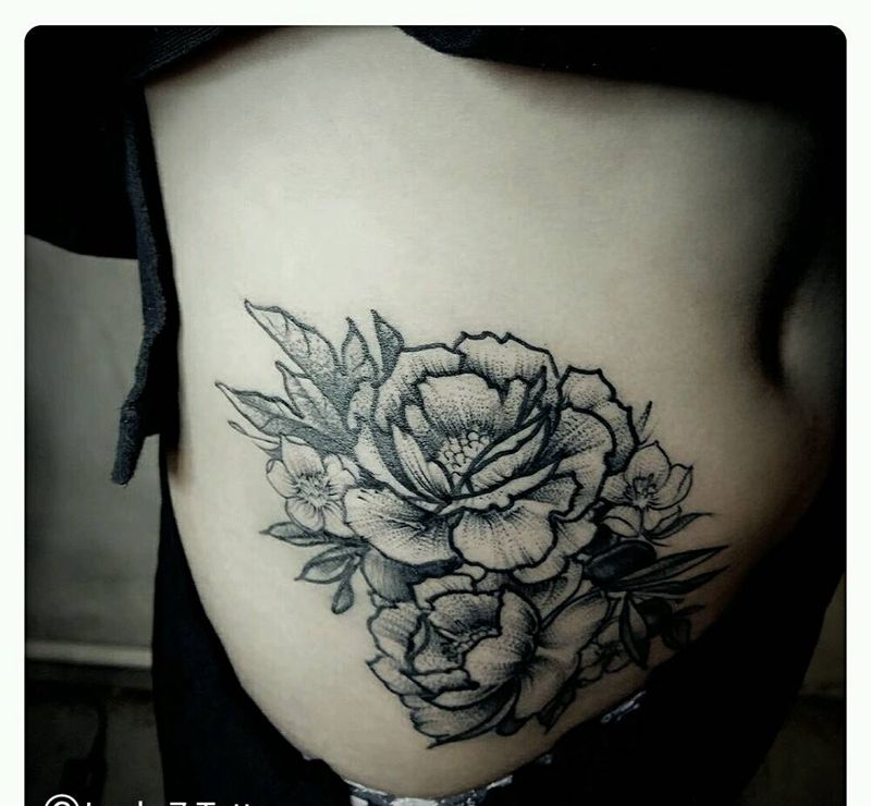 花卉|幸运7纹身纹身图片_腹部腰部植物原创点刺成品纹身图案
