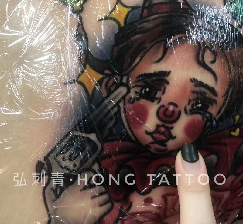 小丑纹身图片_肩部Old School纹身图案