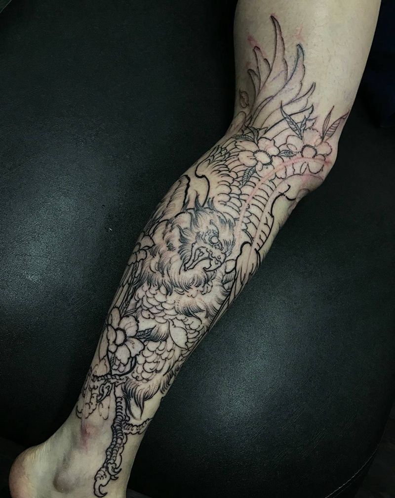 老鹰包腿纹身图片