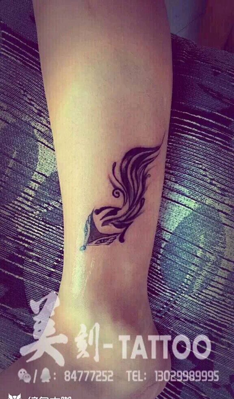 小狐狸纹身图片_腿部清新动物成品纹身图案