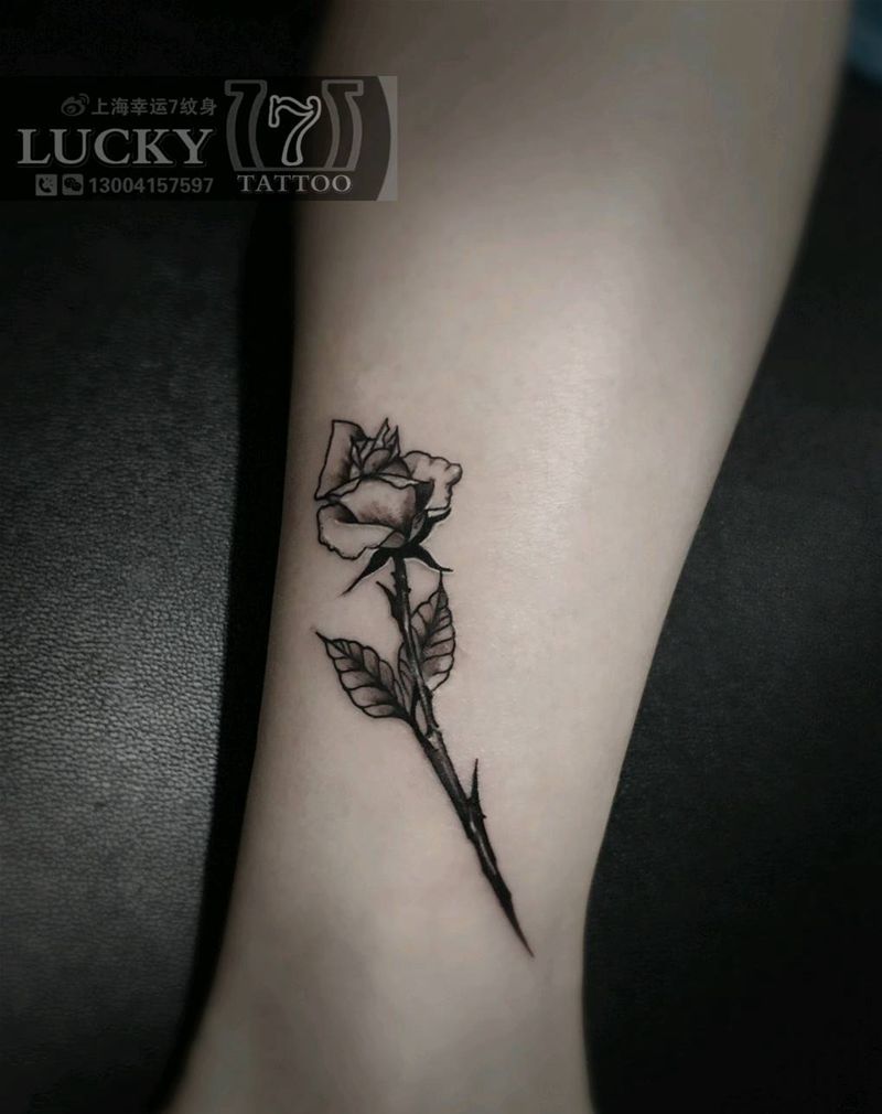 暗黑玫瑰|幸运7纹身纹身图片_腿部清新植物成品纹身图案