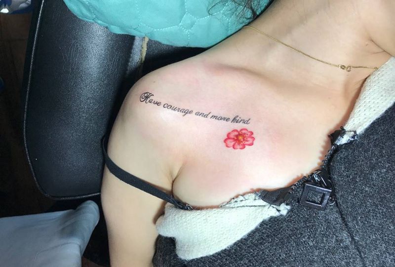 锁骨遮盖疤痕纹身图片