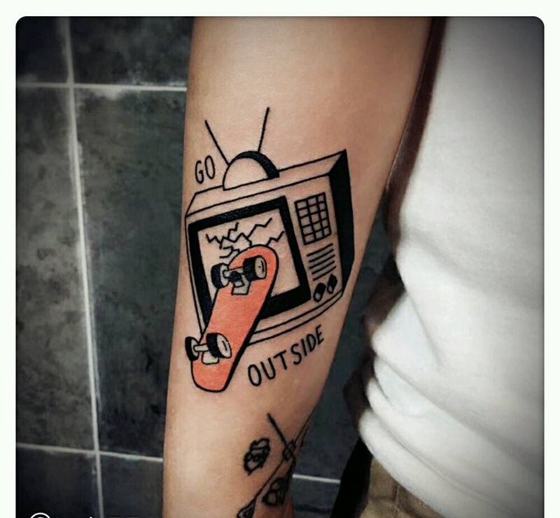 电视剧|滑板|幸运7纹身纹身图片_手臂欧美原创彩色成品纹身图案