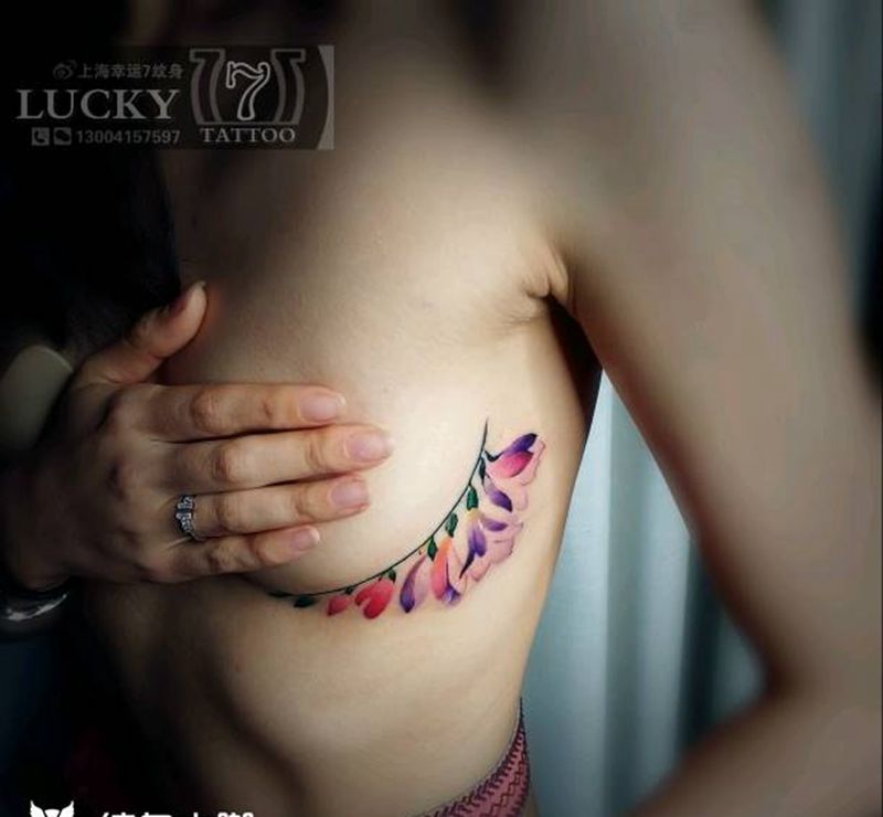 彩色|花卉|幸运7纹身纹身图片_胸部清新植物彩色成品纹身图案