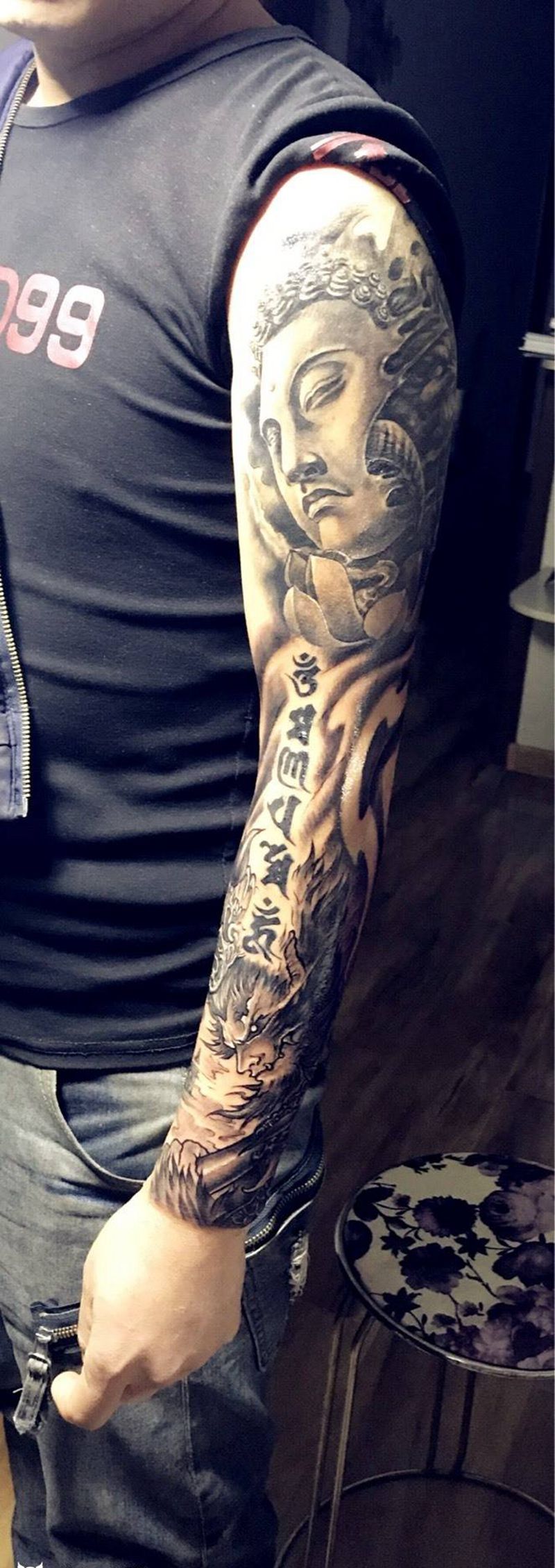 添加覆盖花臂纹身图片