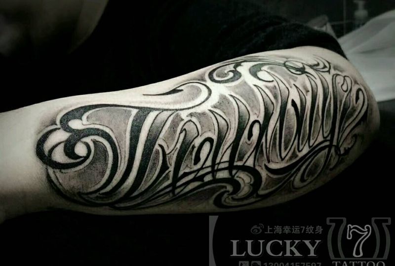 奇卡诺|花体字母|幸运7纹身纹身图片_手臂欧美字符原创成品纹身图案