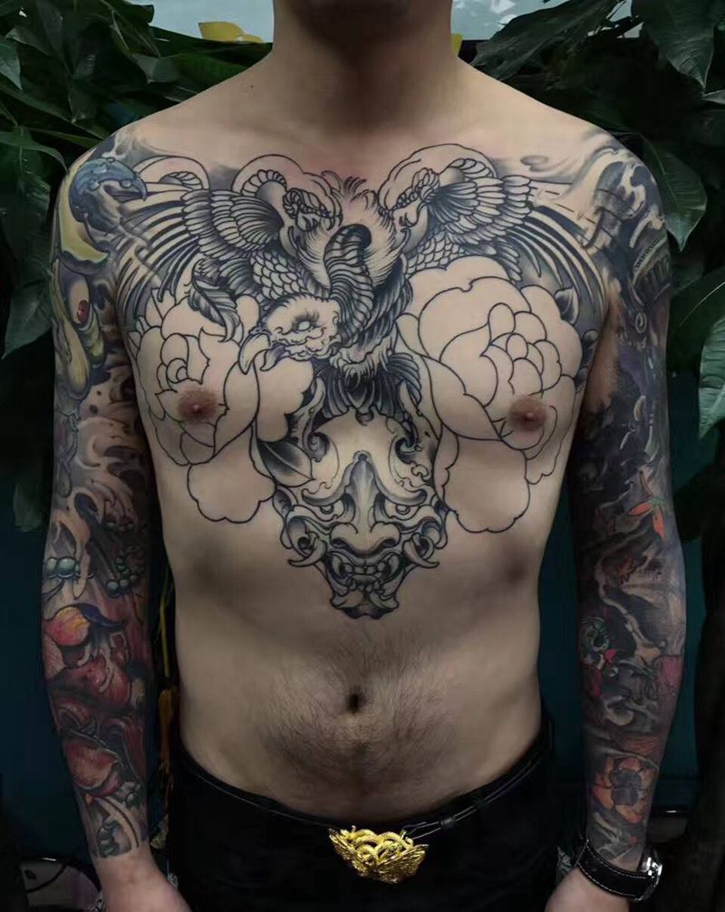 大鹏展翅纹身图片