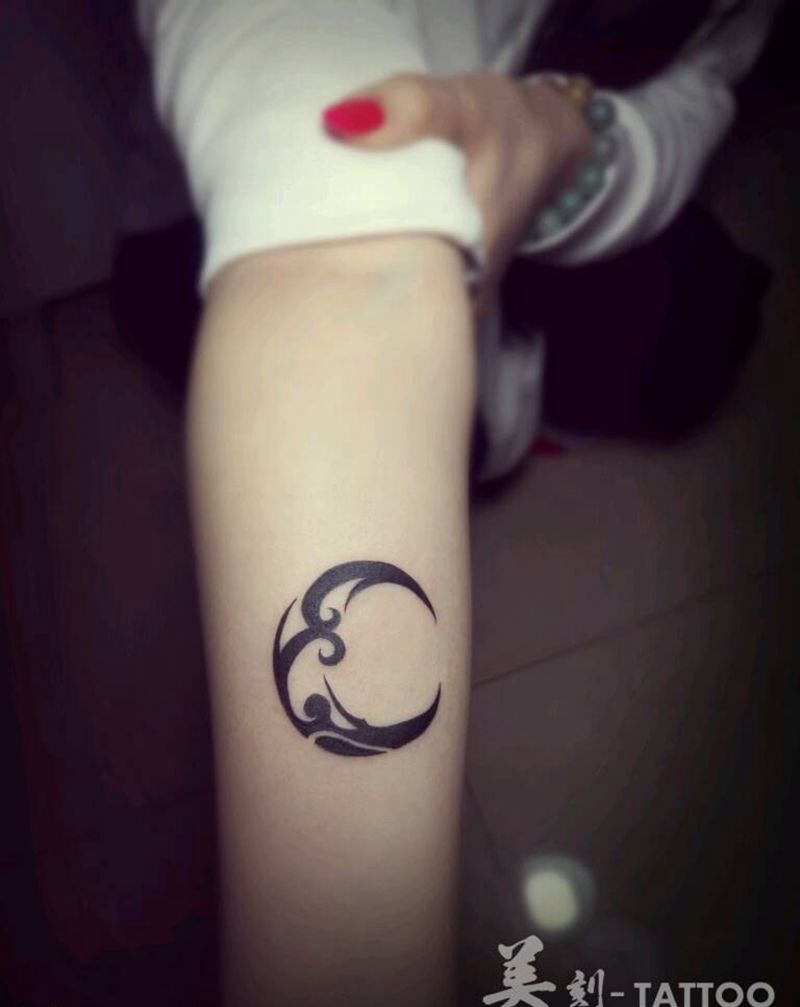 小月亮纹身图片