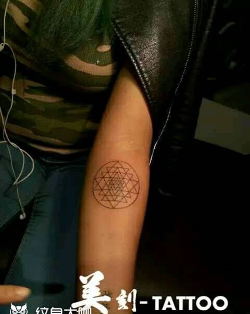 欧美几个图纹身图片_手臂欧美几何成品纹身图案