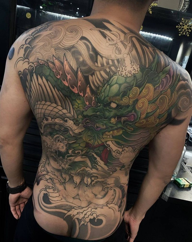 满背未完待续纹身图片_背部老传统新传统纹身图案