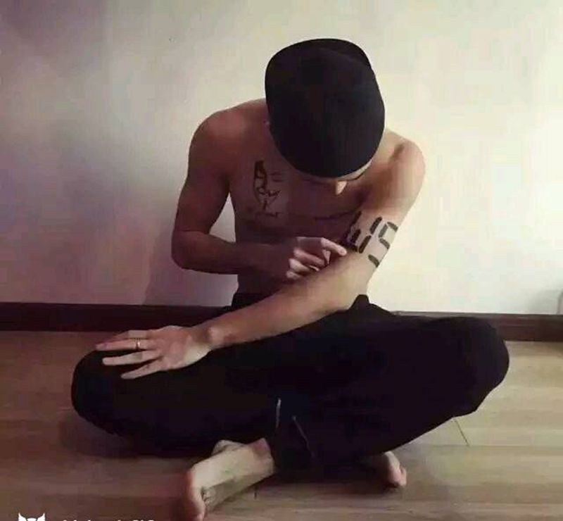 买家秀哈哈！纹身图片_肩部欧美字符成品纹身图案